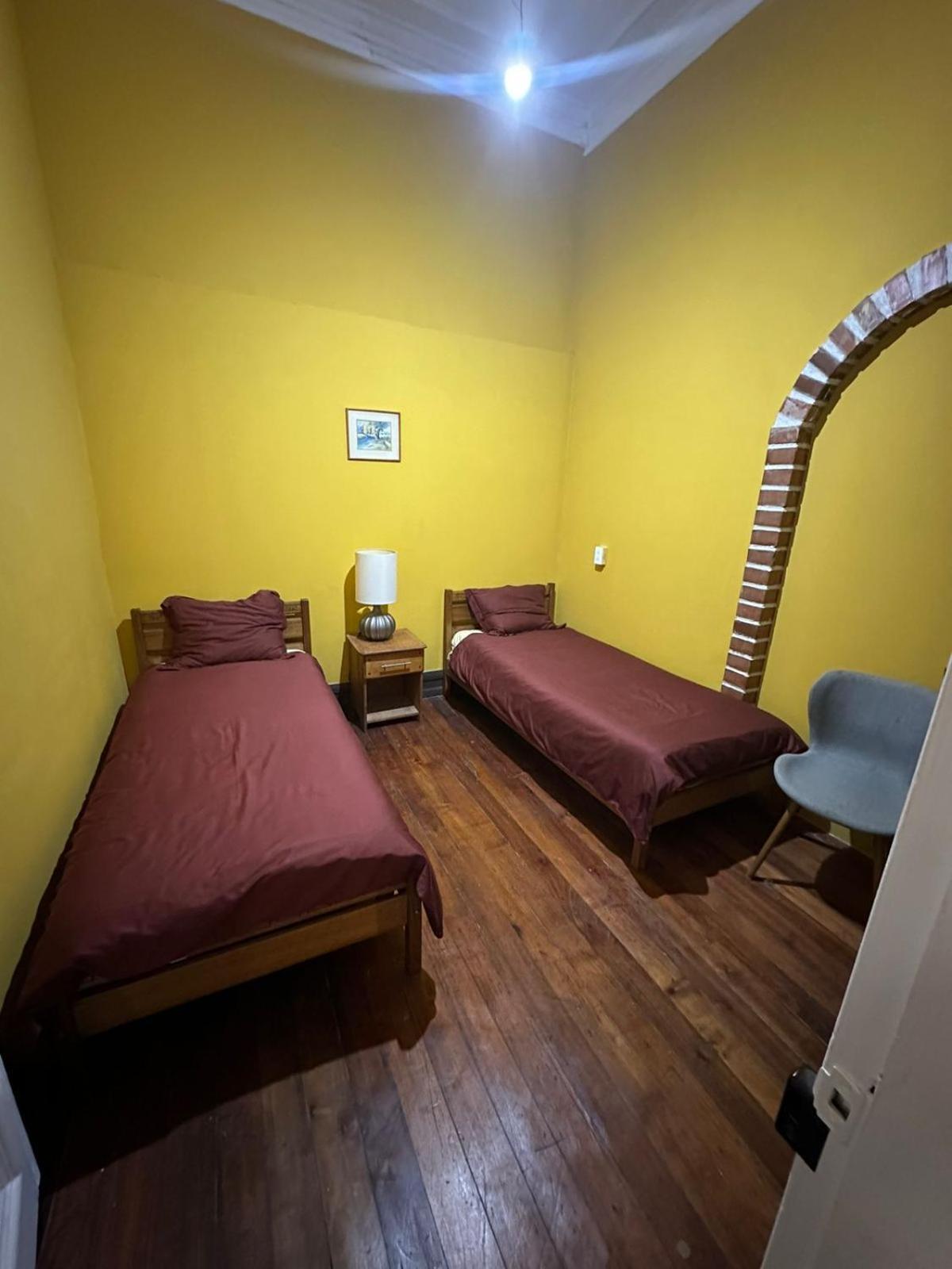 Das Gelbe Haus Hotel บัลปาราอีโซ ภายนอก รูปภาพ