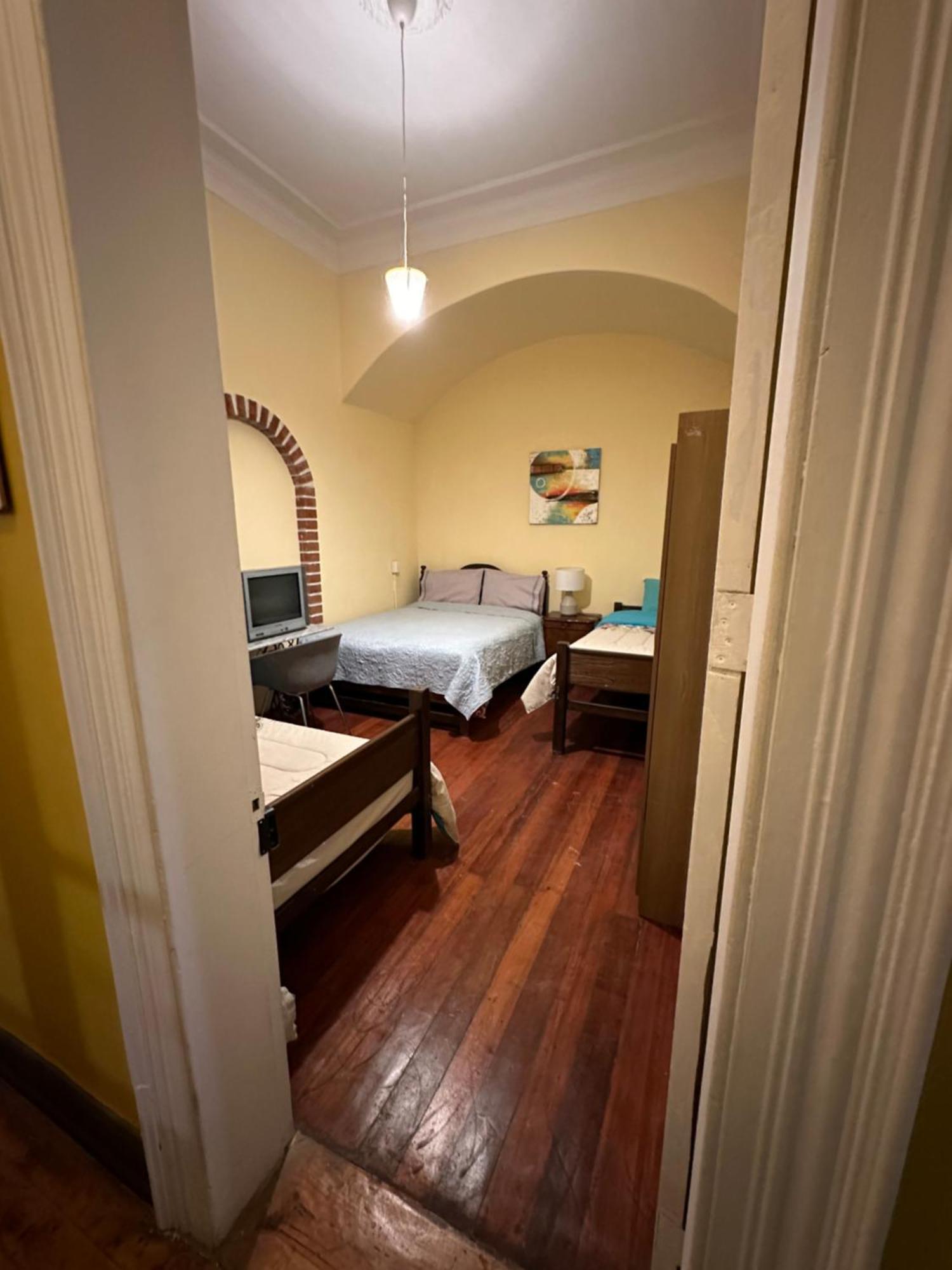 Das Gelbe Haus Hotel บัลปาราอีโซ ภายนอก รูปภาพ